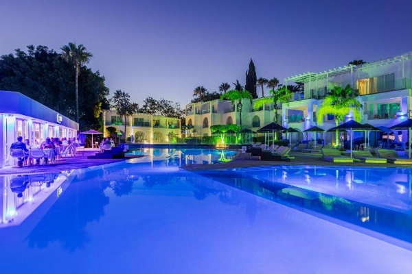 So White Beach Resort Main image