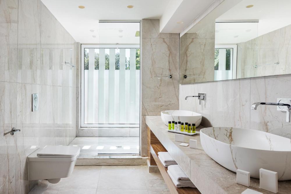 V2PP - VIP Two Bedroom Suite with Private Pool 