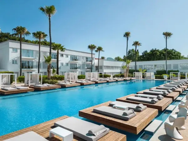 So White Beach Resort Main image